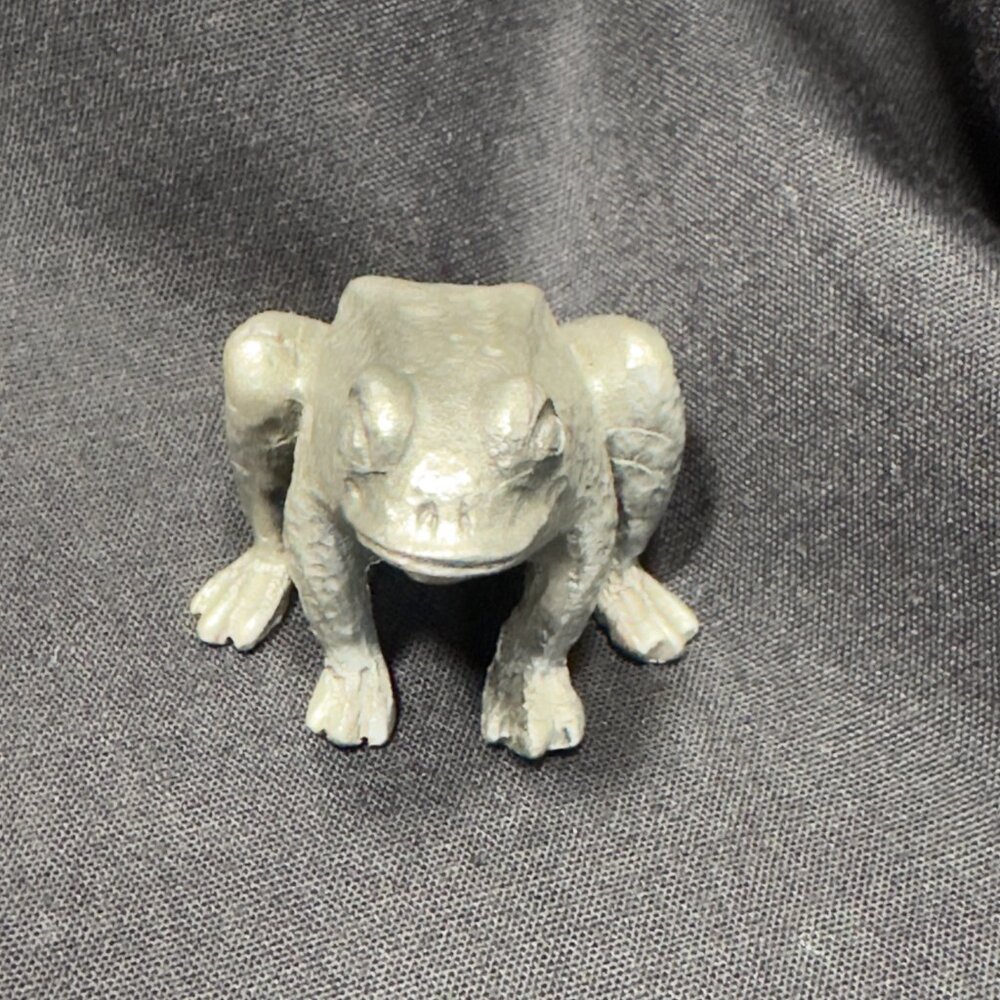 Vtg Pewter Frog Silver Tone Metal Foot Stamped "Pewter Texas USA" 1x1